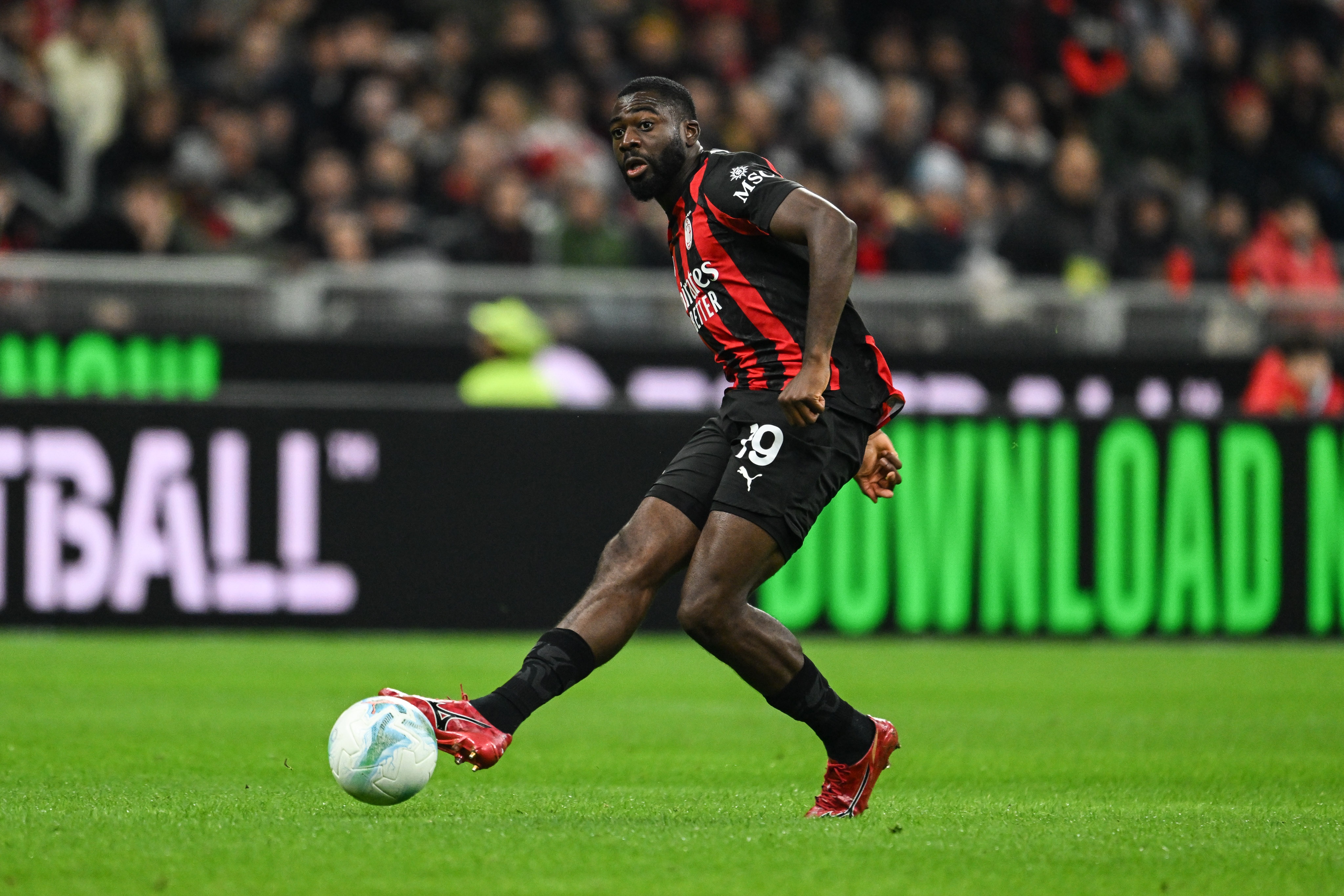 记者：福法纳无意加盟加拉塔萨雷，后者多次打探均未敞开大门